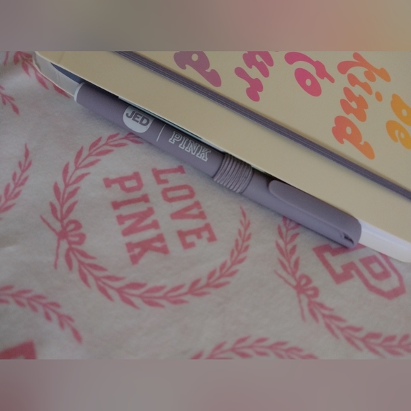 PINK Wellness Journal Set ❤️ - Picture 3 of 11